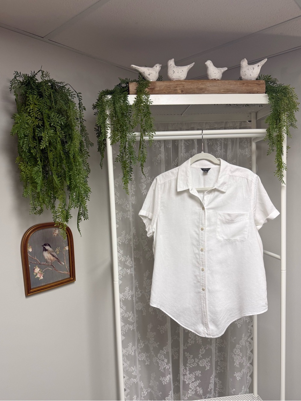 Eddie Bauer White Short Sleeve Button Down Shirt Hi-Low Hem Coastal Chic - Large